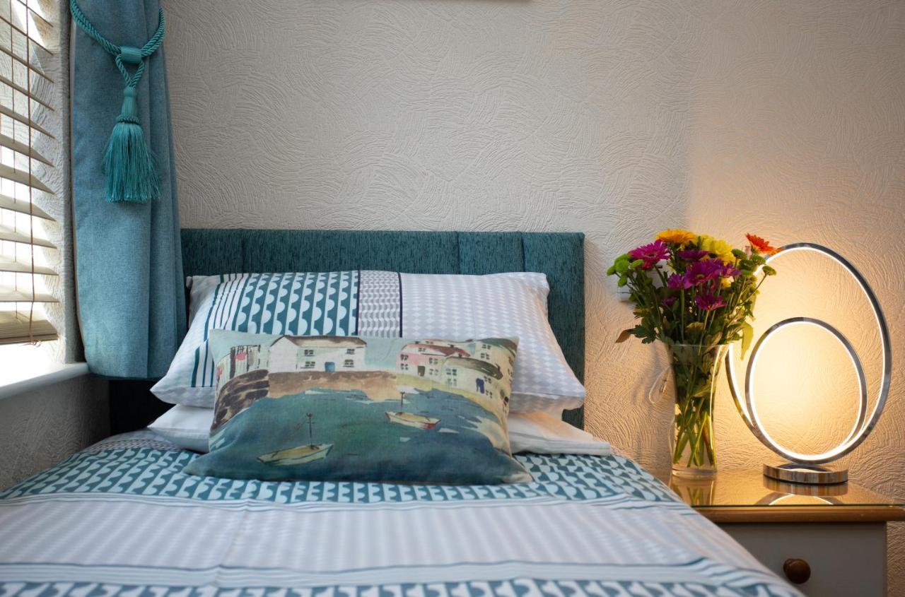 Small Single Room,1092841245:JPEG